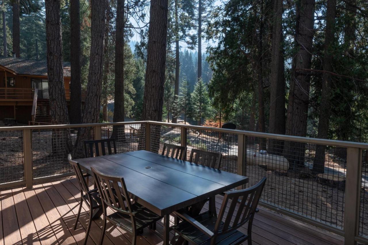 Boulder Ridge Villa Yosemite West Exterior photo